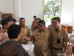 Sumarsono soal Sampah Kulit Kabel: Cek Seluruh Gorong-gorong