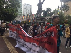 Berjarak 100 Meter, Ada Demo Karyawan Freeport dan Demo Anti Freeport