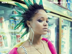 Gaya Baru Rihanna Berambut Mohawk di Cover Majalah Paper