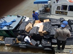 Ditpolair Polda Riau Gagalkan Penyelundupan Rokok