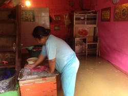 Banjir di Cawang Mulai Surut, Aktivitas Warga Normal