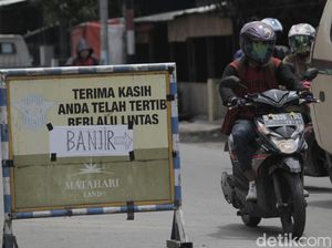 Banjir Hingga 1,5 Meter, Jalan Baleendah-Dayeuhkolot Lumpuh