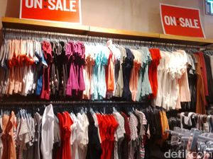 Cotton On Diskon Hingga 50%, Kaus Mulai dari Rp 100 Ribu Cotton On Diskon Hingga 50%, Kaus Mulai dari Rp 100 Ribu