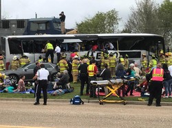 Bus Angkut Petani Terbalik Seusai Tabrak Pikap di Florida, 8 Orang Tewas