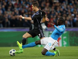 Carvajal Akui Napoli Amat Merepotkan di Babak Pertama