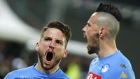 Bermain di San Paolo, Rabu (8/3/2017) dinihari WIB, Madrid sebenarnya tertinggal lebih dulu dan sempat terdesak. Gol Dries Mertens di menit ke-24 membuat Napoli menghidupkan peluang dengan agregat saat itu menjadi 2-3 untuk keunggulan Madrid. REUTERS/Ciro De Luca.