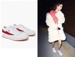 5 Sneakers Andalan Kendall Jenner yang Patut Jadi Referensi Sepatu Baru