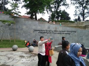 Liburan Eksis di Teras Cikapundung, Bandung