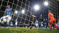 Kemenangan ini memastikan Madrid melangkah ke perempatfinal dengan agregat 6-2, setelah menang 3-1 di leg pertama lalu. Reuters/Tony Gentile.