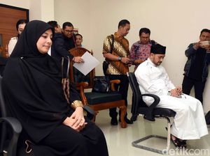 Al Habsyi yang Tetap Tak Ingin Bercerai dari Putri Aisyah Al Habsyi yang Tetap Tak Ingin Bercerai dari Putri Aisyah