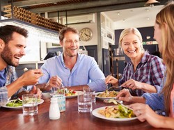 Mau Tetap Makan Sehat Saat di Restoran? Perhatikan Dulu 9 Tips Ini (2)