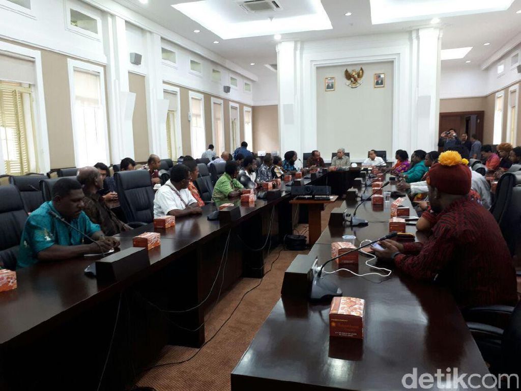 2 Suku di Papua Ini Minta Tambang Freeport Ditutup Saja 2 Suku di Papua Ini Minta Tambang Freeport Ditutup Saja