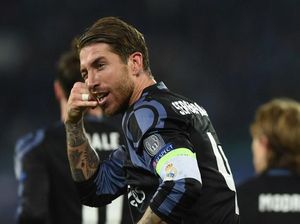 Rayakan Gol dengan Menelepon, Ramos Tiru Messi?