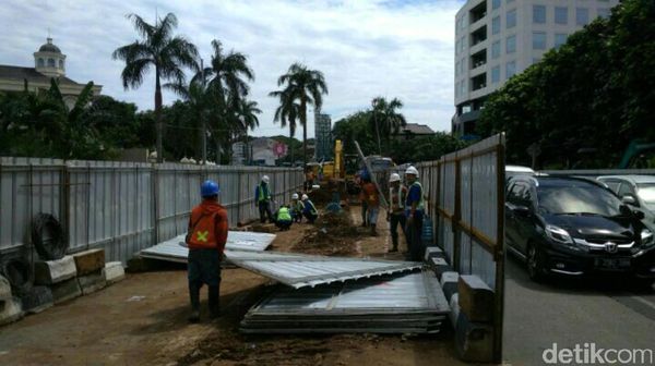 Ada Pekerjaan Underpass Pondok Indah, Jalur Menyempit
