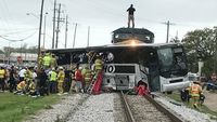 Kereta Tabrak Bus di AS, 4 Orang Tewas