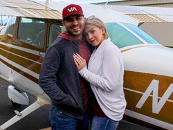 Gagal Romantis, Pria Ini Muntah Saat Lamar Kekasih di Pesawat Terbang