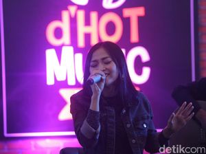 Penampilan Keren Rinni Wulandari