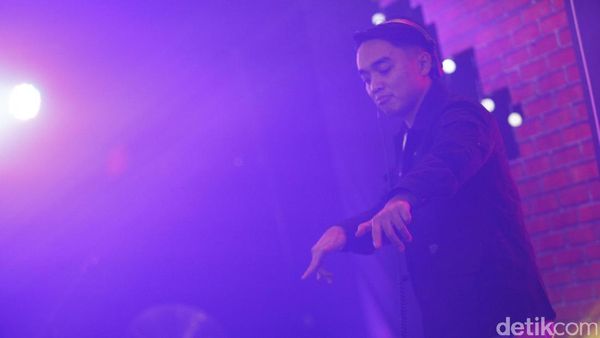 Shake Your Body ! Dipha Barus Tutup dHOT Music Day