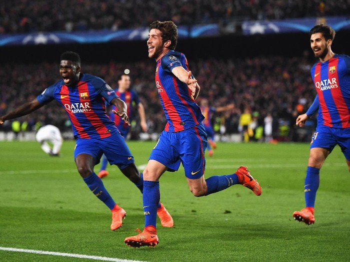 BARCELONA, SPAIN - MARCH 08:  Sergi Roberto of Barcelona (C) celebrates as he scores their sixth goal during the UEFA Champions League Round of 16 second leg match between FC Barcelona and Paris Saint-Germain at Camp Nou on March 8, 2017 in Barcelona, Spain.  (Photo by Laurence Griffiths/Getty Images)