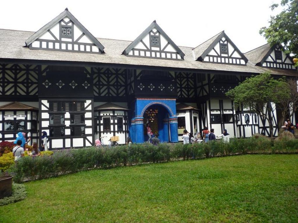 Getok Tarif Parkir di Farmhouse Lembang, Sengaja Ambil Untung saat Ramai Turis Getok Tarif Parkir di Farmhouse Lembang, Sengaja Ambil Untung saat Ramai Turis
