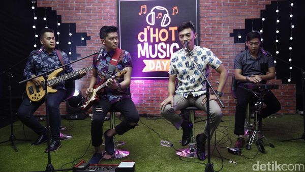 Aksi Gangster of Love di dHOT Music Day