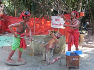 Seram, Kuil di Thailand Ini Punya Taman Neraka