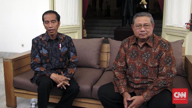 Presiden Joko Widodo saat bertemu Presiden keenam Indonesia Susilo Bambang Yudhoyono di Beranda Istana Merdeka, beberapa waktu lalu.