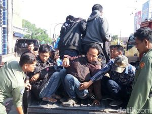 Angkot Mogok, Warga Ramai-ramai Naik Mobil Dinas Pemkot Bandung