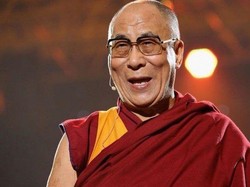 Dalai Lama Sarankan Minum Susu Kuda untuk Atasi Kecanduan Alkohol
