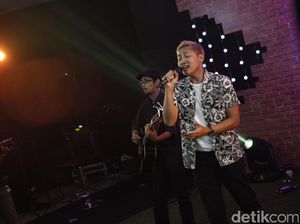 Abenk Alter Bawakan Bicara Hingga Aura di dHOT Music Day Abenk Alter Bawakan Bicara Hingga Aura di dHOT Music Day