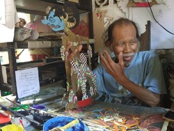 Ciptakan Wayang Karton, Wujud Cinta Mbah Tertib pada Seni