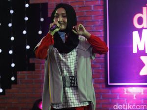 Fatin Usaha Kuliah Sambil Berkarier Tapi Tak Mau Buru-buru Nikah