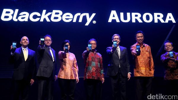 Menkominfo Hadiri Peluncuran BlackBerry Aurora
