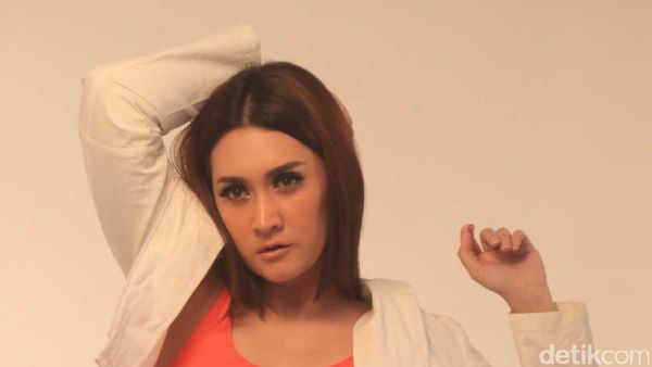 Comeback, Nafa Urbach Tampil Seksi