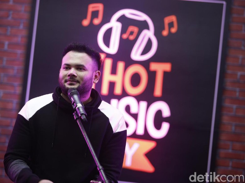 Bakal Menikah Tahun Ini, Siapa Calon Istri Ridho Rhoma? Bakal Menikah Tahun Ini, Siapa Calon Istri Ridho Rhoma?