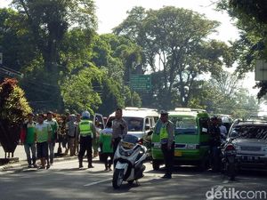 Tagih Pemenhub 108, Sopir Angkot Bandung Siap Mogok Massal
