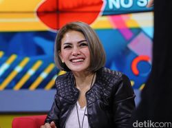 NIkita Mirzani Lengket Banget Sama Pacar Baru