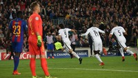 Gol balasan Edinson Cavani di menit ke-62 meredupkan peluang mereka. Reuters/Albert Gea.