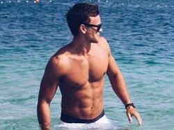 Cari Teman Jalan di Facebook, Traveler Ganteng Ini Mendadak Viral