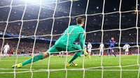 Menit 50: Gol penalti Lionel Messi. Skor Barcelona 3-0 PSG. Barca masih ketinggalan agregat 3-4 (Foto: Reuters / Sergio Perez).