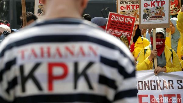 BEM Tuntut Pengusutan Kasus Mega Korupsi e-KTP