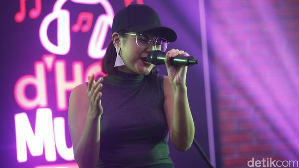 Galau Ria bersama Mytha Lestari