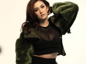 Nafa Urbach Tegaskan Rumah Tangganya Baik-baik Saja