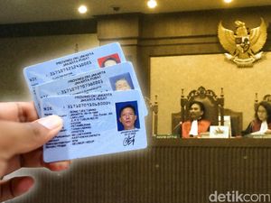 Lempar Kesalahan ke Rekan yang Meninggal, Saksi e-KTP Ditegur Hakim