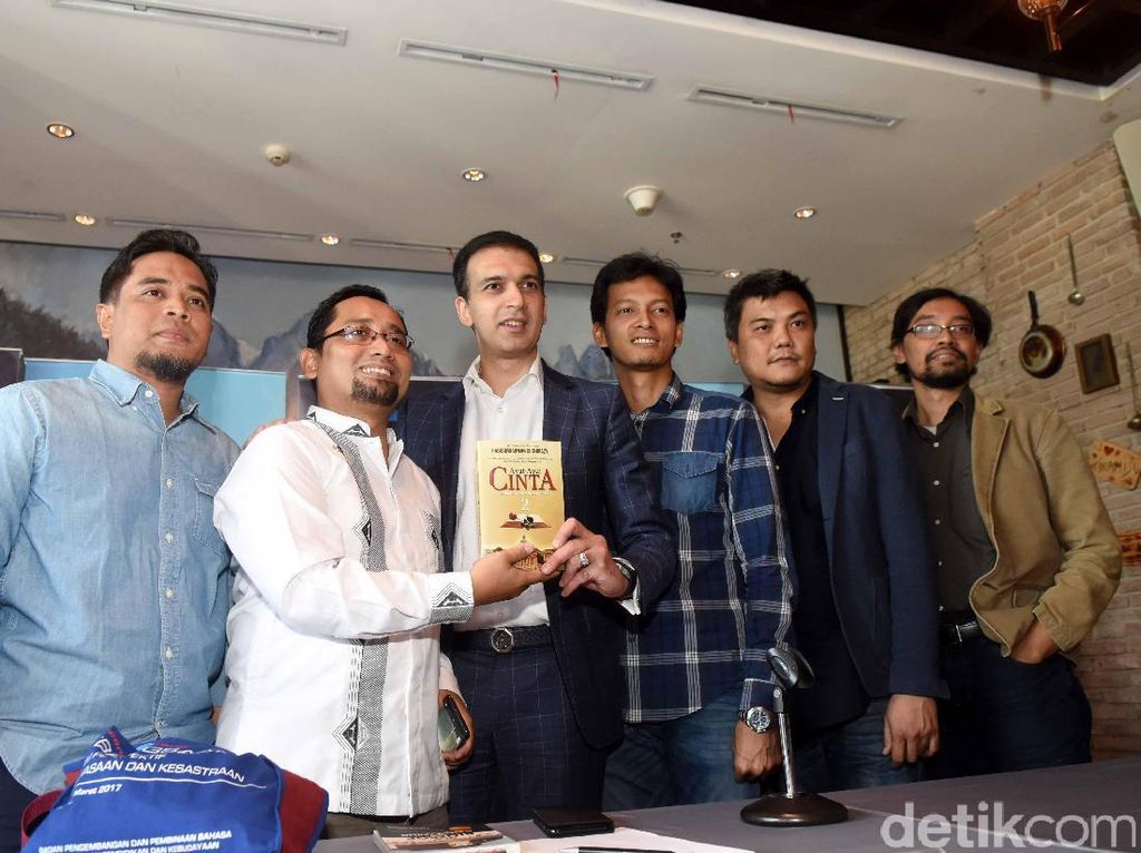 Siap Tayang, Ayat-Ayat Cinta 2 Hadirkan Cinta yang Membuat Hati Bergetar Siap Tayang, Ayat-Ayat Cinta 2 Hadirkan Cinta yang Membuat Hati Bergetar