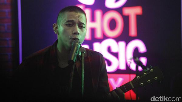 Berlatih Sakit Hati di dHOT Music Day dengan The Rain