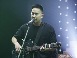 Foto Bugil Ben Sihombing Jadi Pembuka Single Wajah Cerita