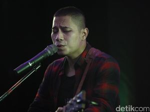 Indra The Rain Sedih Ibu Tiri Meninggal Dunia di Hotel