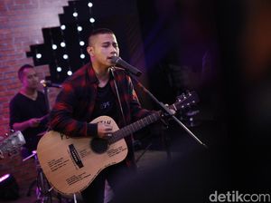 Indra The Rain Cerita soal Ibu Tirinya yang Meninggal Dunia di Hotel