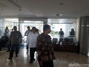 Bahas Proyek Tanggul Raksasa, Tiga Menteri Merapat ke Kantor Luhut